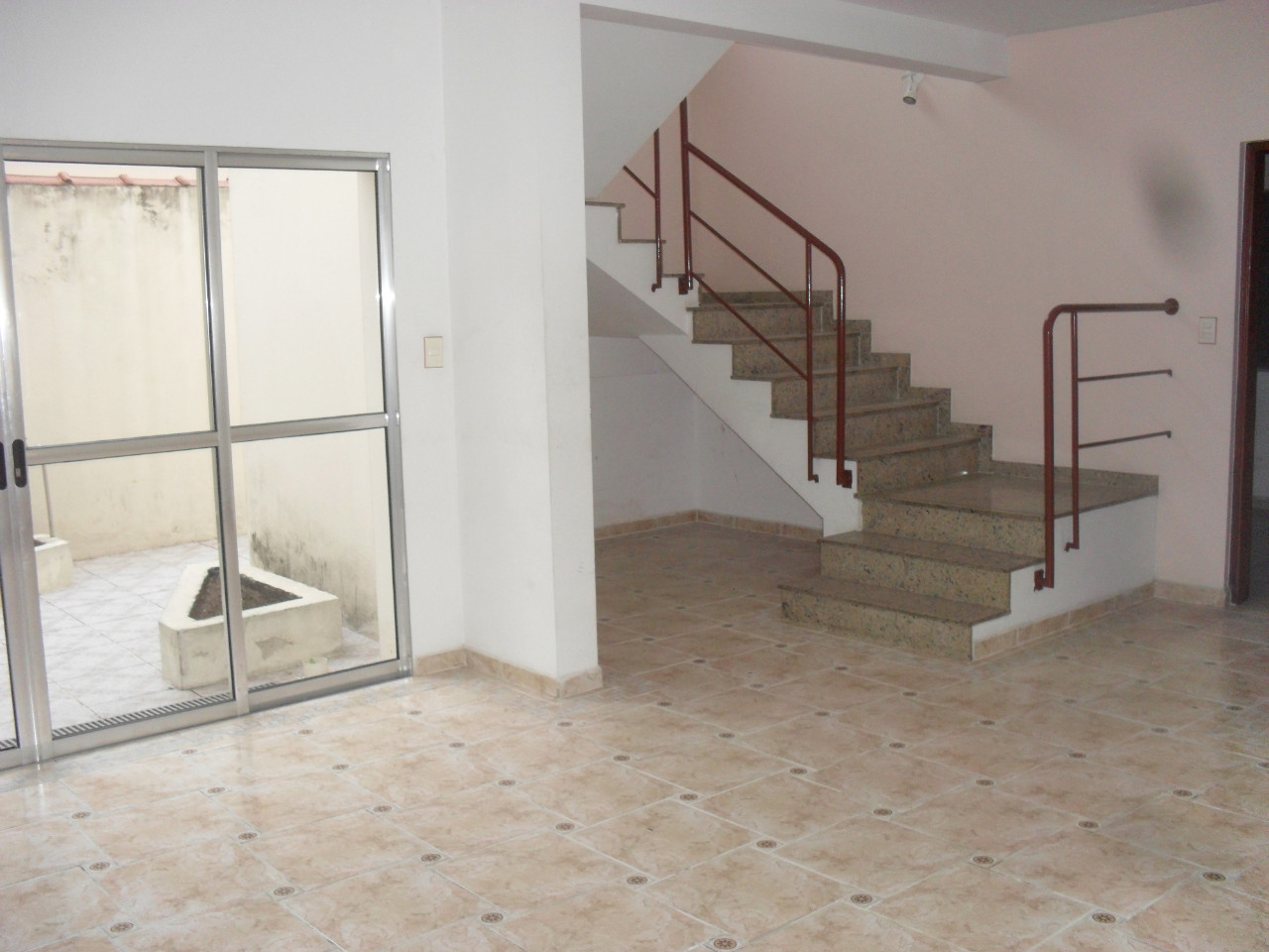 Casa R$450.000,00 - Parque das Flores